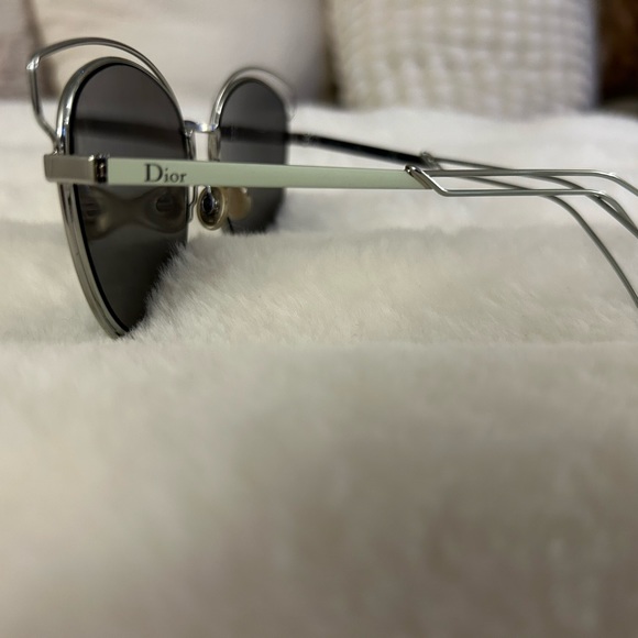 Dior Sunglasses - Picture 2 of 3